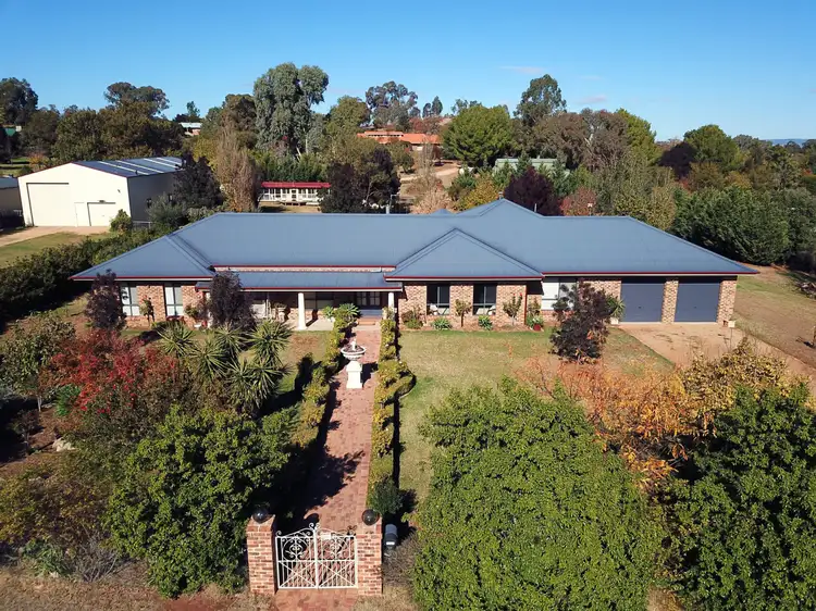 45 Doncaster Drive, Cowra NSW 2794
