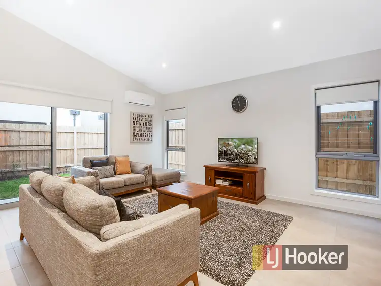 Fifth view of Homely townhouse listing, 30 Llano Circuit, Berwick VIC 3806