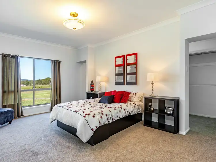 Third view of Homely house listing, 6 Graham Ct, Hatton Vale QLD 4341