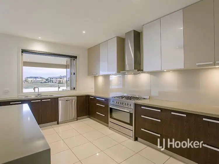 Fifth view of Homely house listing, 62 Sanctuary Lakes East Boulevard, Sanctuary Lakes VIC 3030