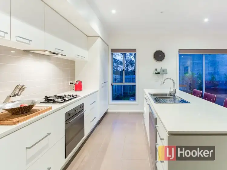 Fourth view of Homely house listing, 34 Barrier Reef Circuit, Endeavour Hills VIC 3802