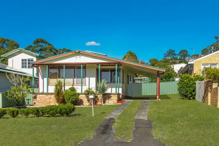 4 Welwyn Grove, Point Clare NSW 2250