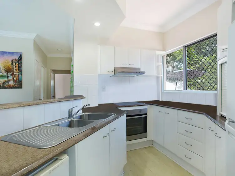 Sixth view of Homely unit listing, 2/4 St Kilda Avenue, Broadbeach QLD 4218