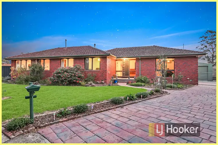 Second view of Homely house listing, 4 Gracilis Court, Endeavour Hills VIC 3802