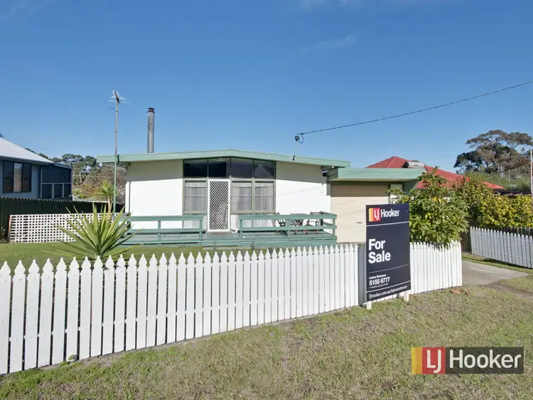 16 Robin Street, Lakes Entrance VIC 3909