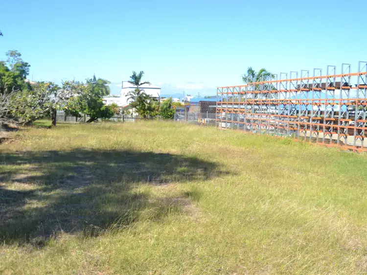 33 Gordon St, Bowen QLD 4805