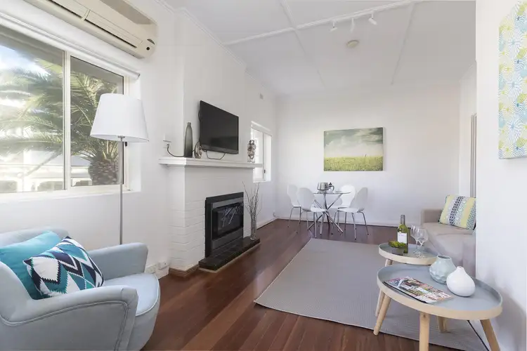 8/31 South Esplanade, Glenelg South SA 5045