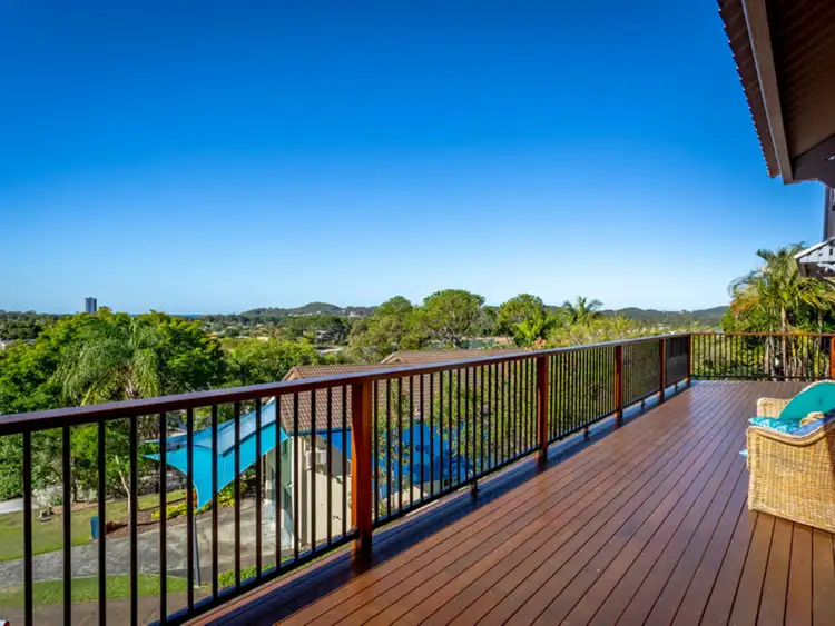 8 Chidlow Court, Elanora QLD 4221