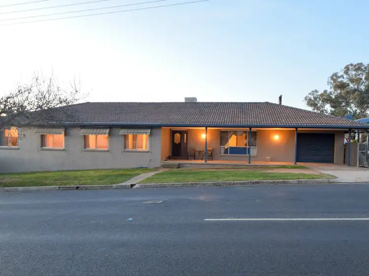 23 William Street, Young NSW 2594
