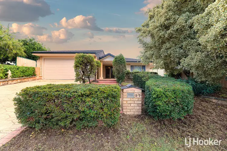 37 Barcombe Way, Leeming WA 6149