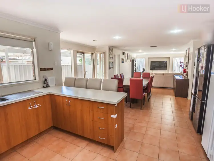 Fifth view of Homely house listing, 15 Mulberry Pass, Craigieburn VIC 3064