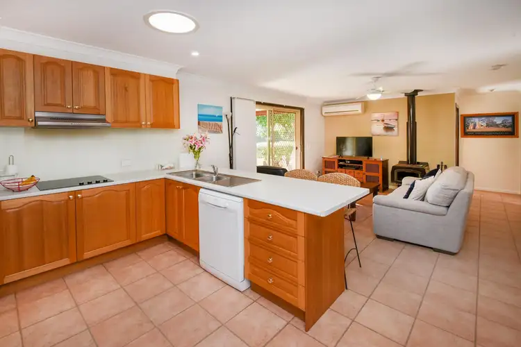 8 Ocean Links Close, Safety Beach NSW 2456