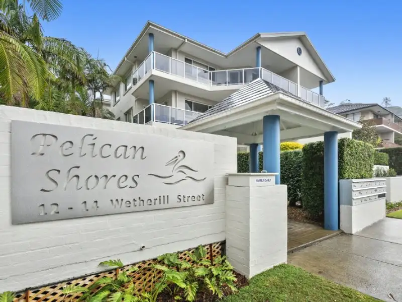 Main view of Homely unit listing, 2/12-14 Wetherill Street, Narrabeen NSW 2101