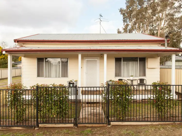 6 Kanowna Avenue, Cessnock NSW 2325