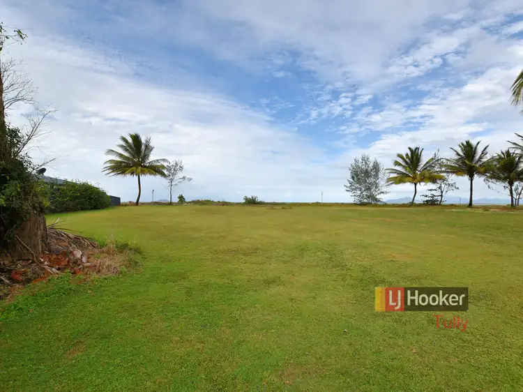 52-54 Taylor Street, Tully Heads QLD 4854