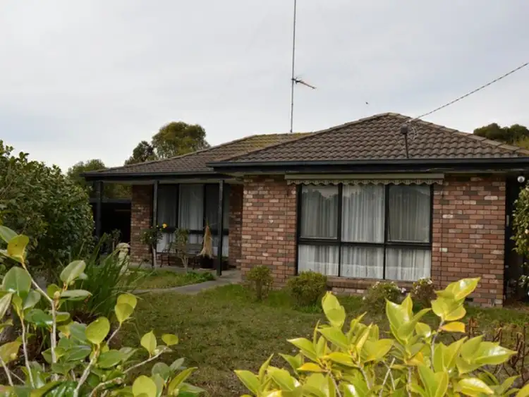 Second view of Homely house listing, 4 Keith Court, Traralgon VIC 3844