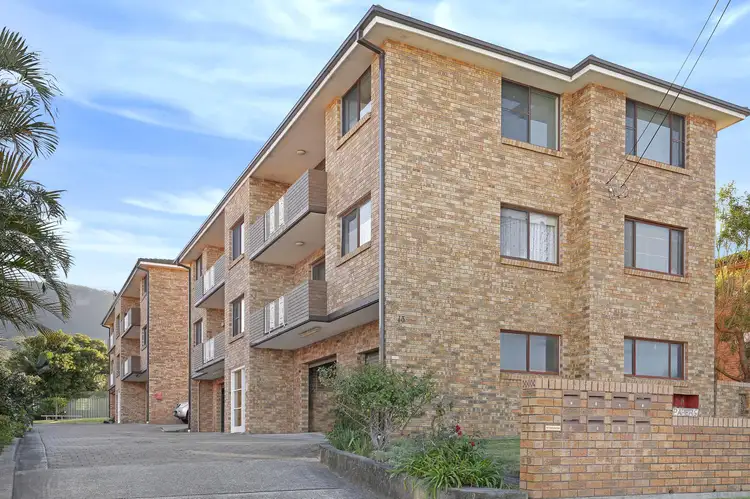 Main view of Homely unit listing, 2/13 Underwood Street, Corrimal NSW 2518