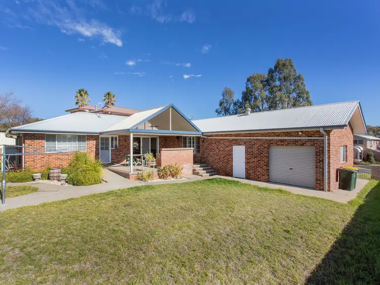 5 London Drive, Cowra NSW 2794