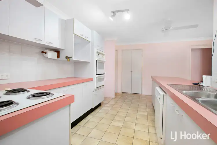 Seventh view of Homely house listing, 2 Lanreath Court, Alexandra Hills QLD 4161