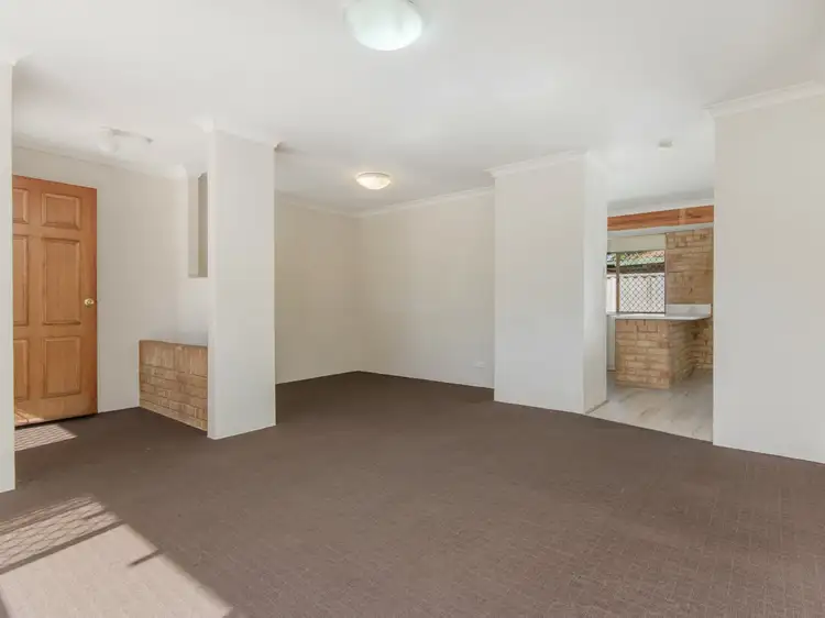 Sixth view of Homely house listing, 2 Riley Place, Leda WA 6170