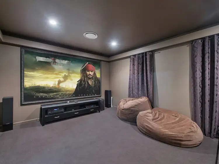 17 Hollanders Crescent, Ormeau Hills QLD 4208