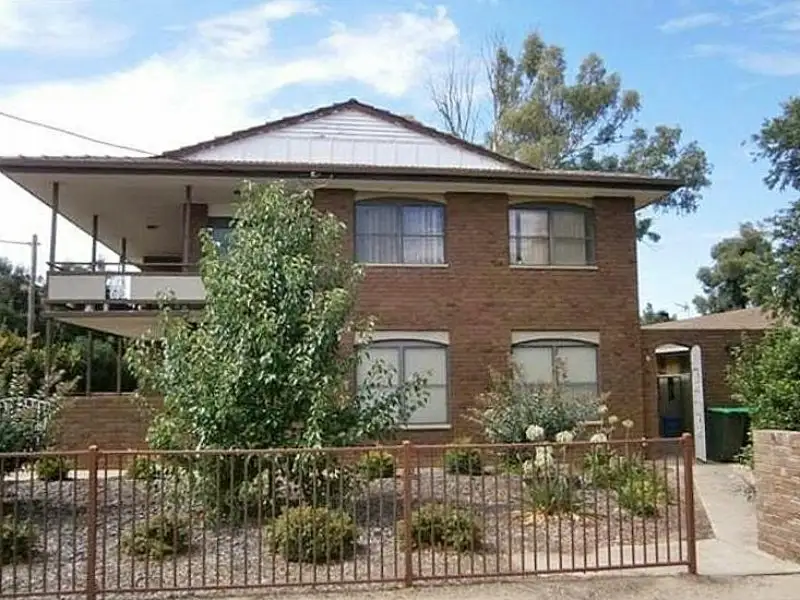 Main view of Homely unit listing, Unit 4/6 Lampe Avenue, Wagga Wagga NSW 2650