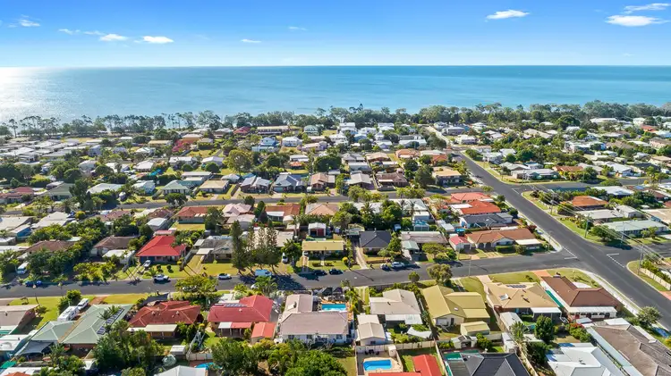 46 South Street, Urangan QLD 4655