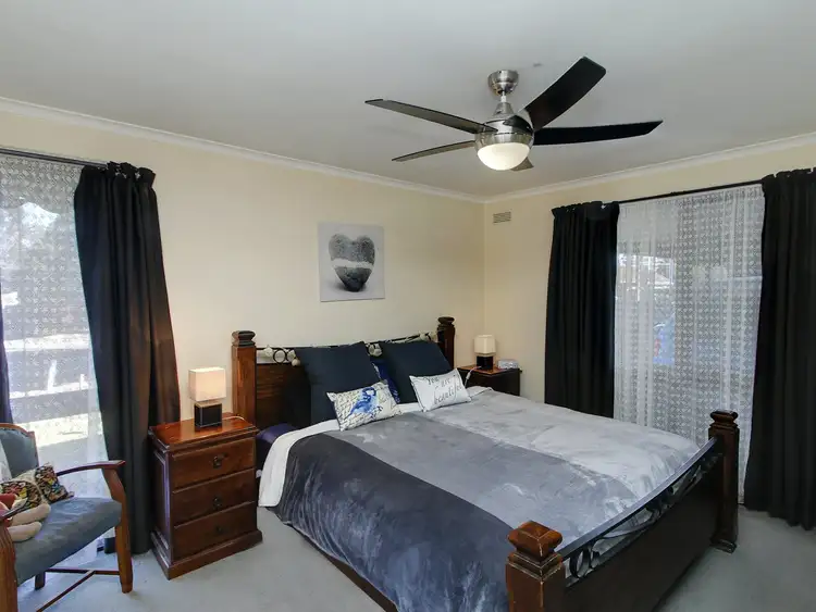 Sixth view of Homely house listing, 2 Bankin Court, Bairnsdale VIC 3875