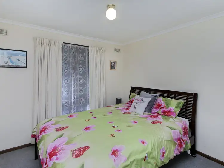 Seventh view of Homely house listing, 2 Bankin Court, Bairnsdale VIC 3875