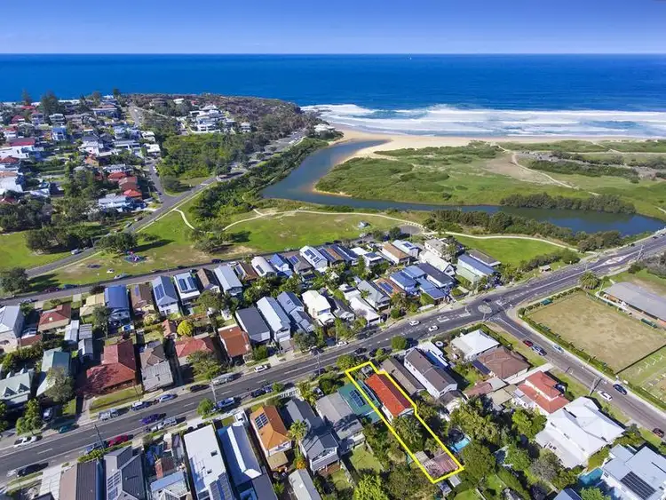 8 Griffin Road, North Curl Curl NSW 2099