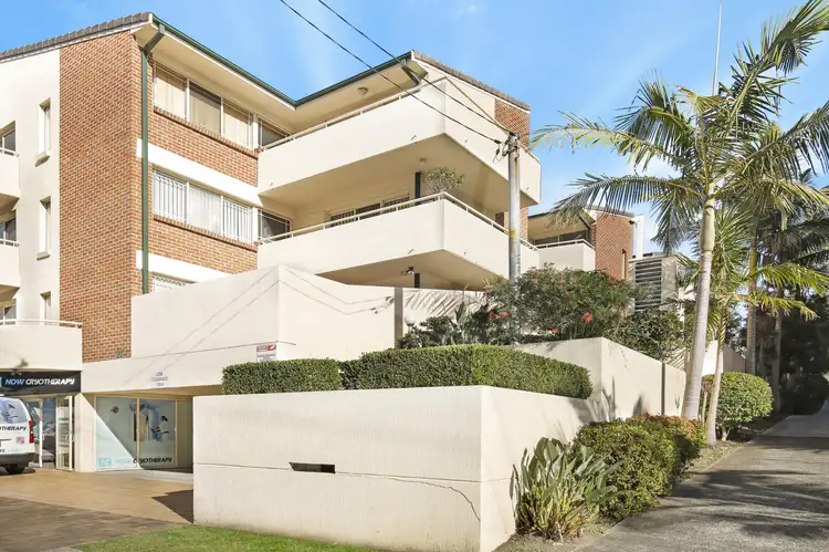 Main view of Homely unit listing, 2/66 Kembla Street, Wollongong NSW 2500