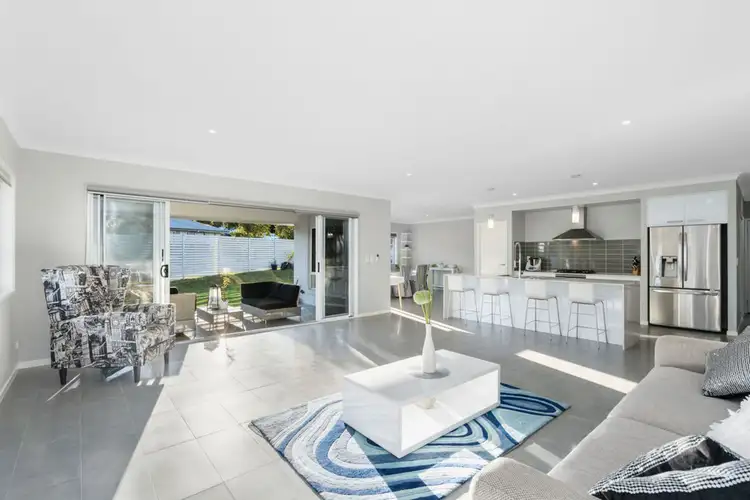 16 Northern Skies Terrace, Maudsland QLD 4210