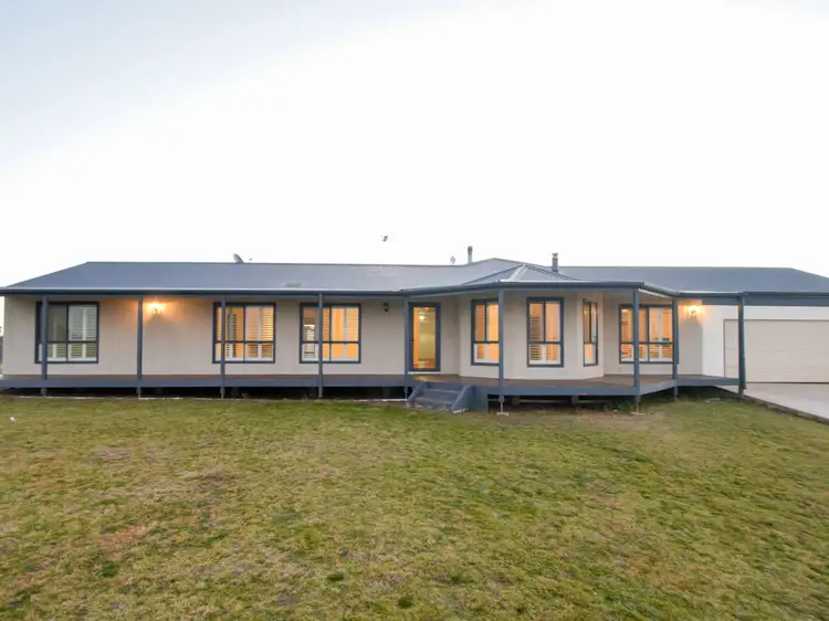 24 Kilmarnock Road, Young NSW 2594