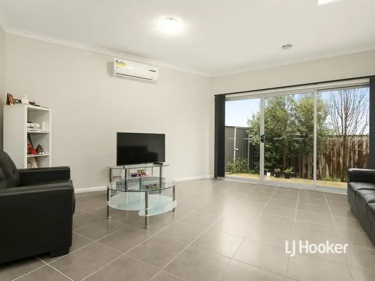 Sixth view of Homely unit listing, Unit 7/41-45 Valencia Circuit, Cranbourne VIC 3977