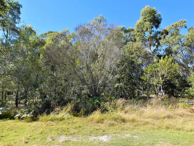 1 Tomewin Rd, Russell Island QLD 4184