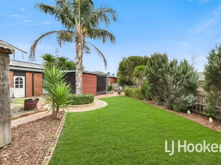 Second view of Homely house listing, 5 Breydon Place, Hampton Park VIC 3976