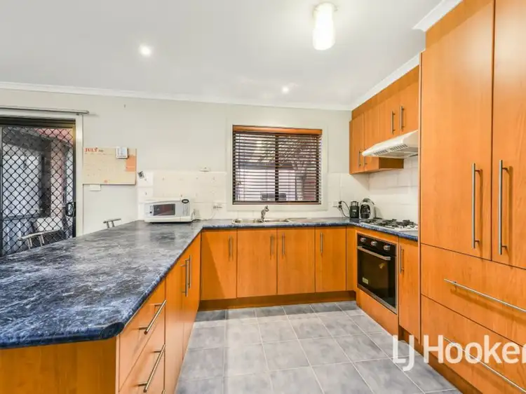 Seventh view of Homely house listing, 5 Breydon Place, Hampton Park VIC 3976