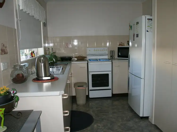 Fifth view of Homely unit listing, 2A Rafferty Avenue, Warwick QLD 4370