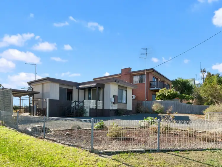 34 Capes Road, Lakes Entrance VIC 3909