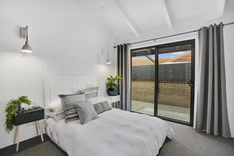 Sixth view of Homely house listing, 27 Kurrawa Avenue, Mermaid Waters QLD 4218