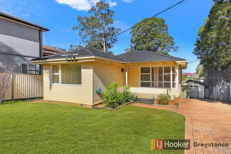 25 Pambula Crescent, Woodpark NSW 2164