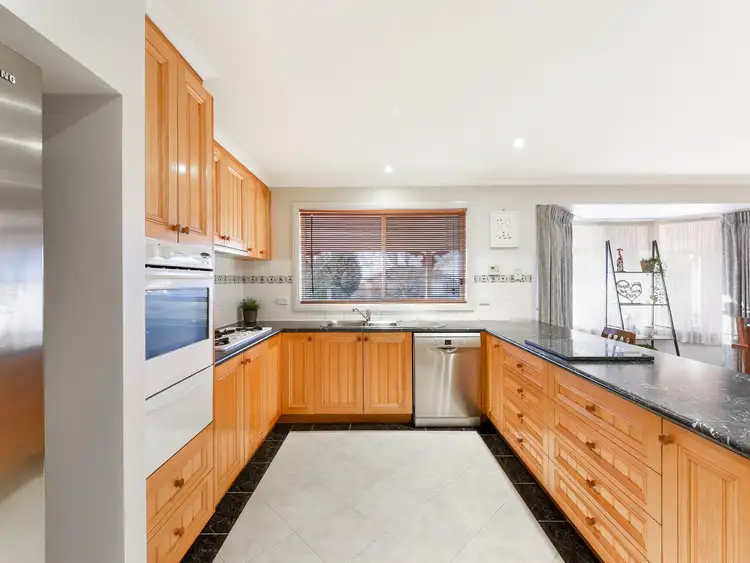 Fifth view of Homely house listing, 2 The Promenade, Narre Warren South VIC 3805