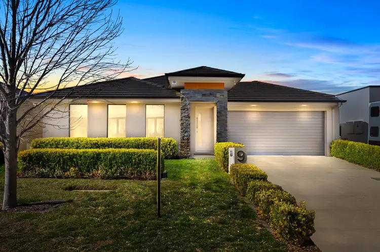 9 Loma Rudduck Street, Forde ACT 2914
