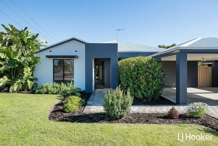 21 Greenland Blvd, Canning Vale WA 6155