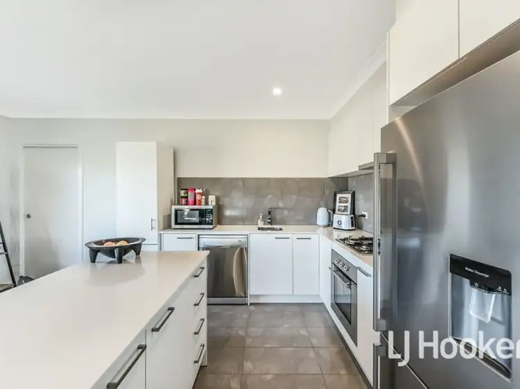 Sixth view of Homely house listing, 39 Sallys Run, Hampton Park VIC 3976