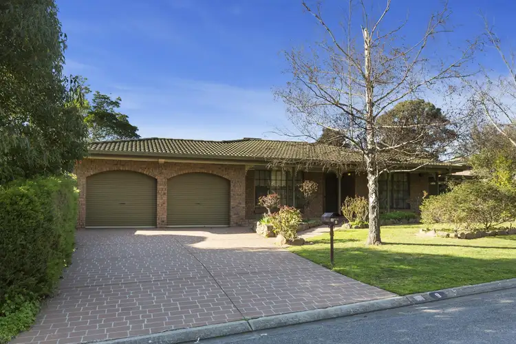 9 Lexcen Grove, Happy Valley SA 5159