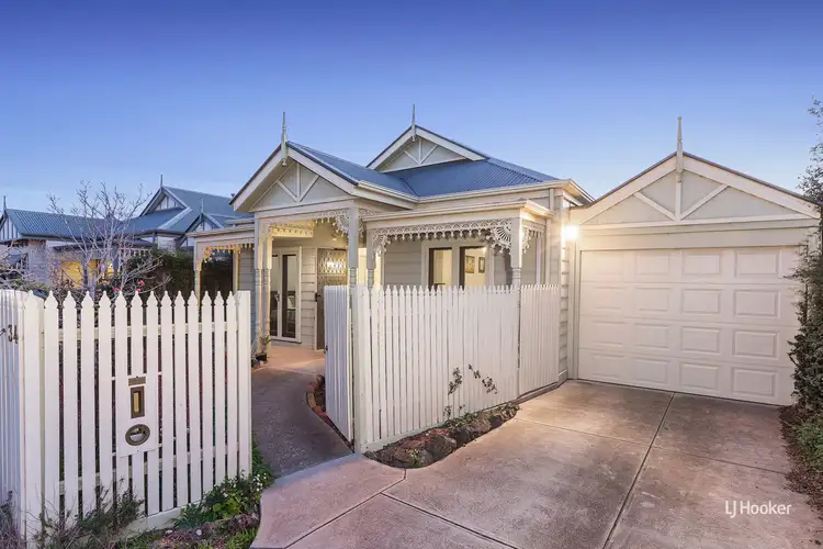 34 Sumner Crescent, Point Cook VIC 3030