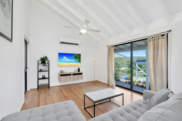 8 Angus Court, Highland Park QLD 4211