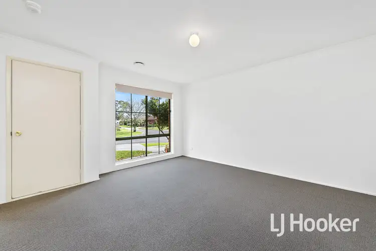 Fifth view of Homely house listing, 10 Daniel Court, Pakenham VIC 3810