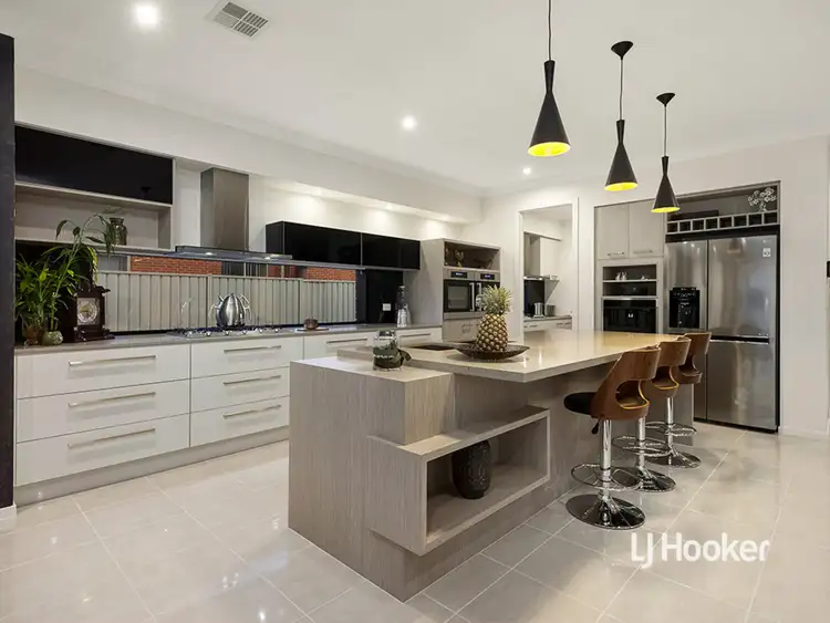 Fifth view of Homely house listing, 2 Muros Close, Point Cook VIC 3030